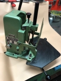 Eckenrundstoßmaschine